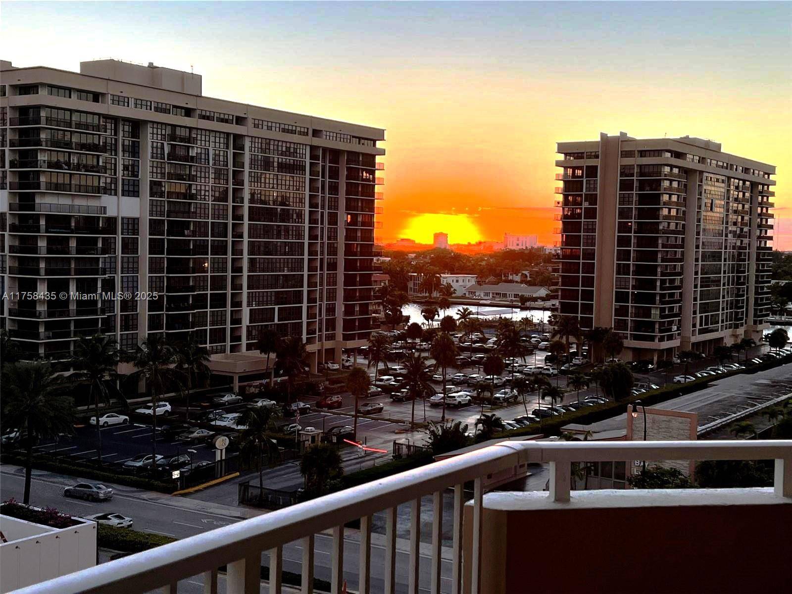 Hallandale Beach, FL 33009,1980 S Ocean Dr #5L