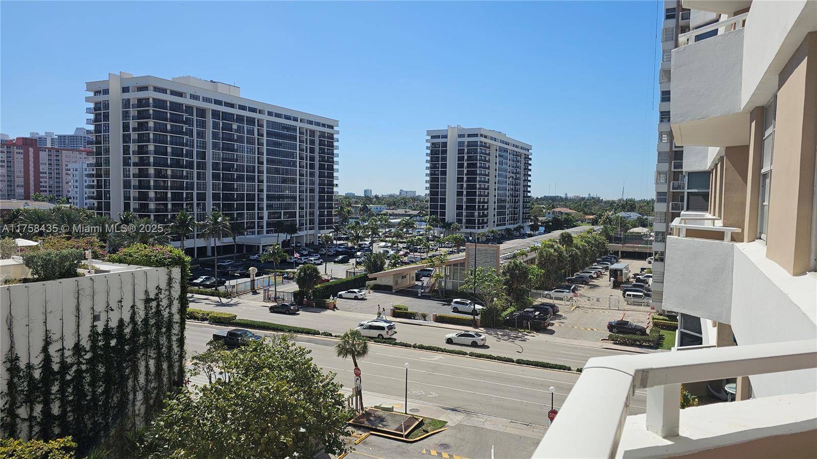 Hallandale Beach, FL 33009,1980 S Ocean Dr #5L