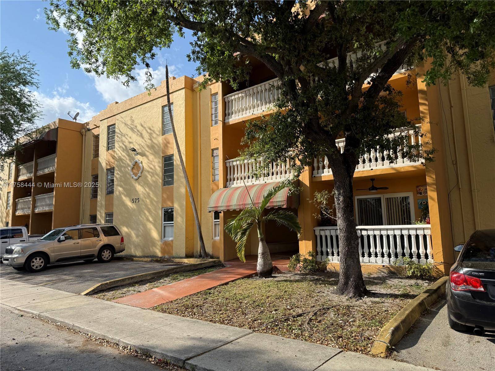 Hialeah, FL 33014,575 W 69TH  ST #205