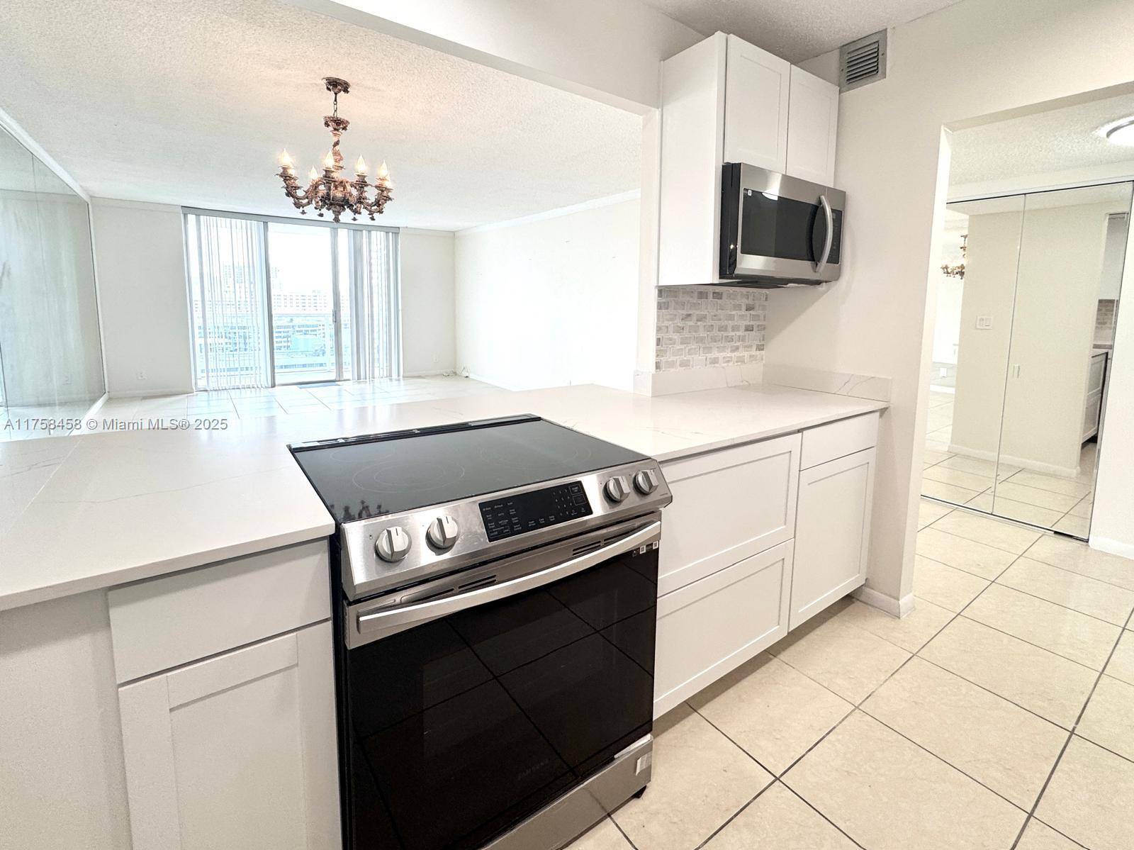 Hollywood, FL 33019,3800 S Ocean Dr #1707