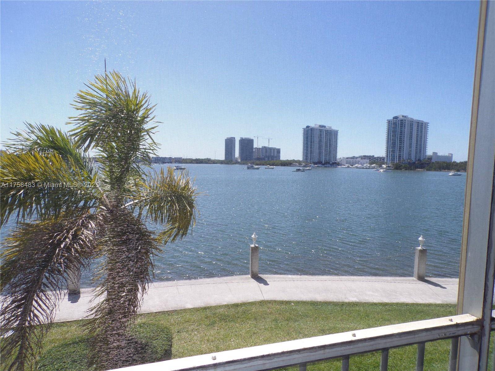 Aventura, FL 33160,3000 Marcos Dr #P206