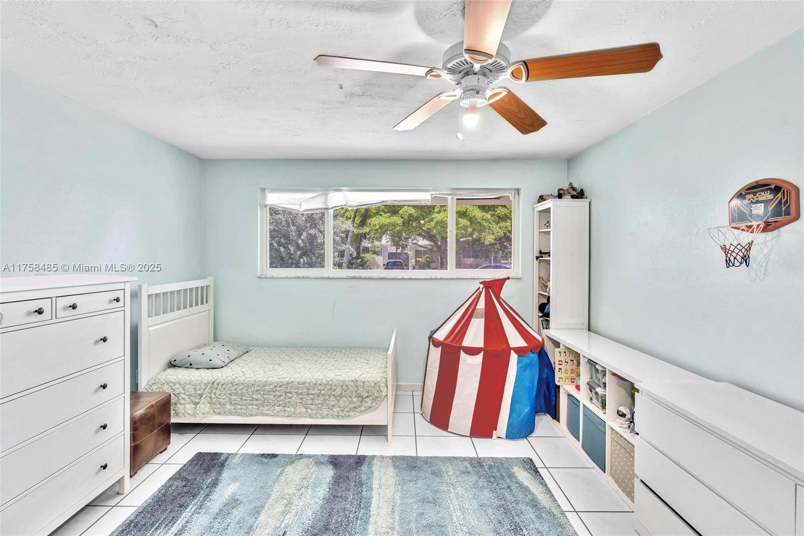 Surfside, FL 33154,9524 Byron Ave