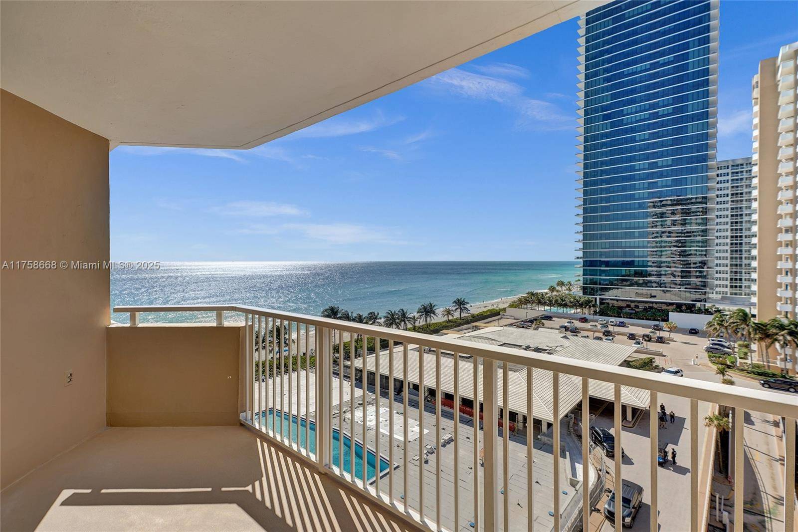 Hallandale Beach, FL 33009,1950 S Ocean Dr #8J