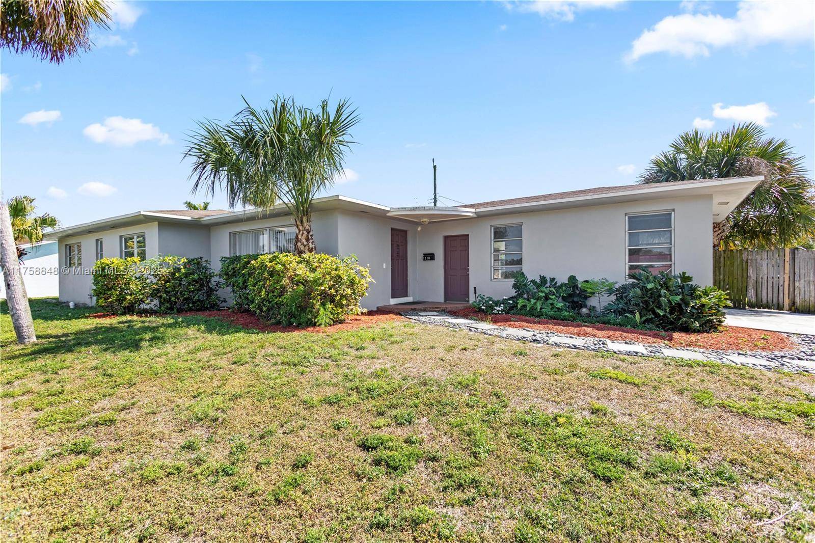 Lake Worth, FL 33460,1510 W Terrace Dr