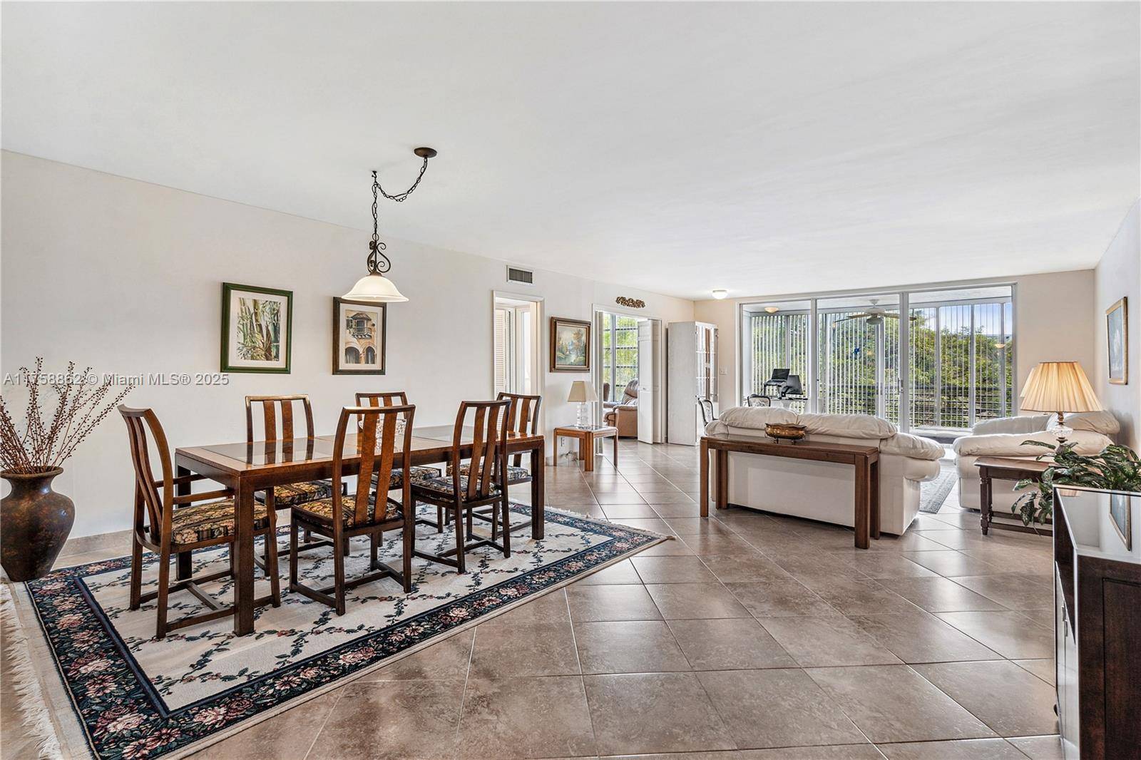 Pompano Beach, FL 33069,3800 Oaks Clubhouse Dr #307