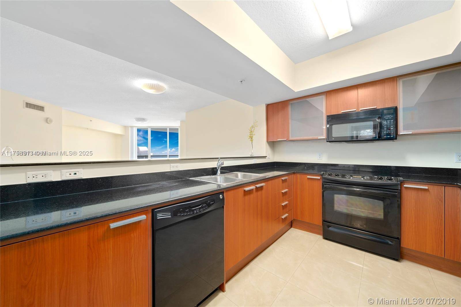 Sunny Isles Beach, FL 33160,16699 Collins Ave #3405