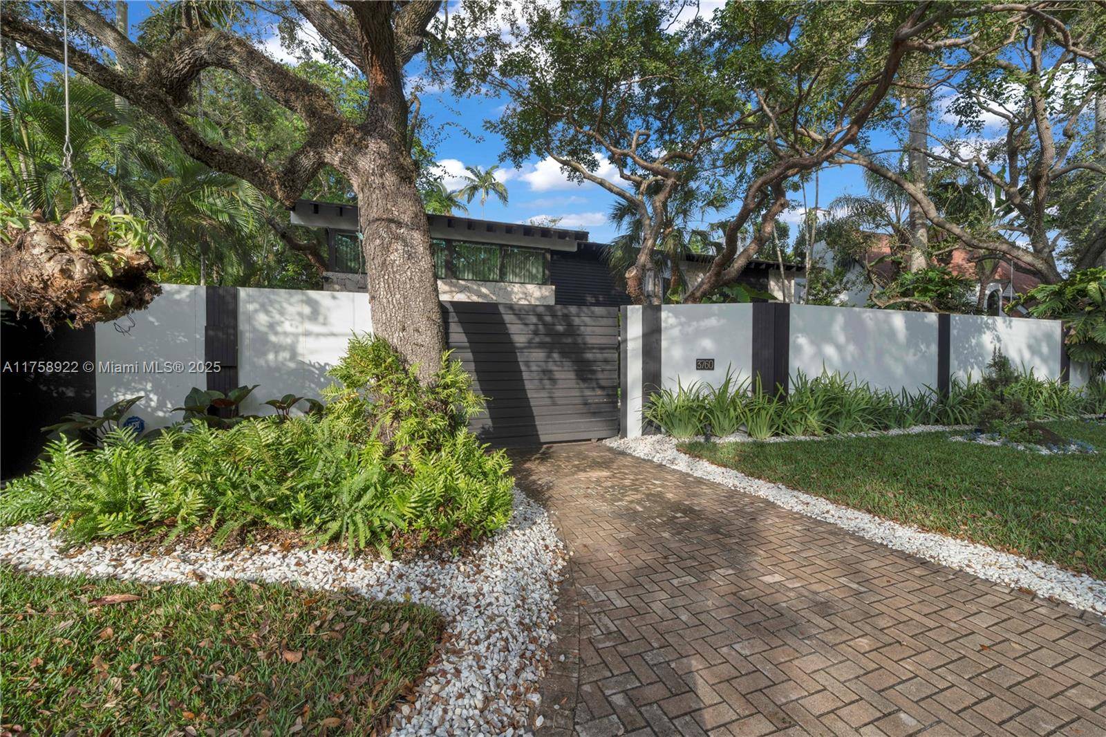 Miami, FL 33133,3760 S Douglas Rd