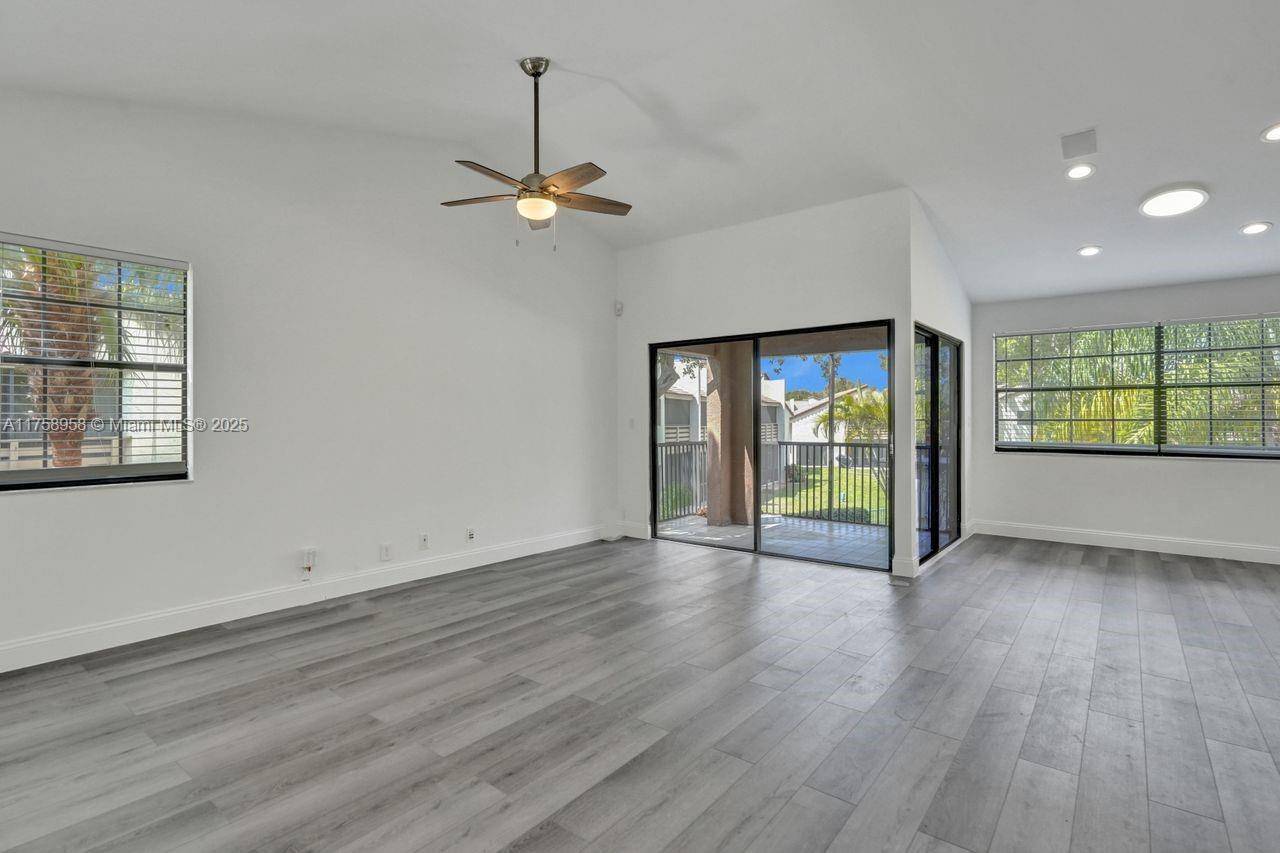 Coral Springs, FL 33071,1627 Cypress Pointe Dr #2-1