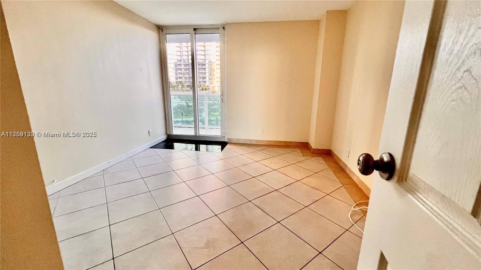 Sunny Isles Beach, FL 33160,100 Bayview Dr #607