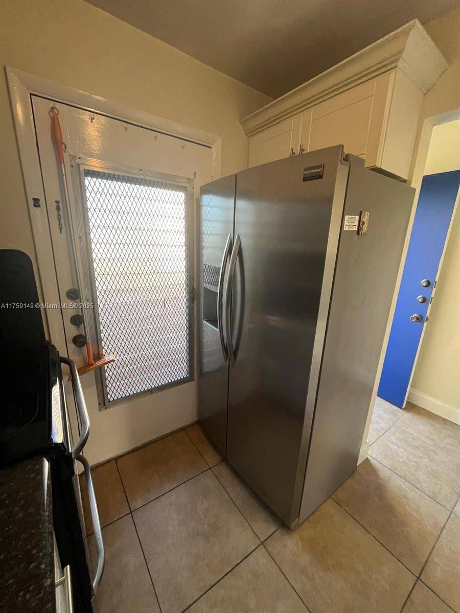 Coral Gables, FL 33134,1650 S Le Jeune Rd #204