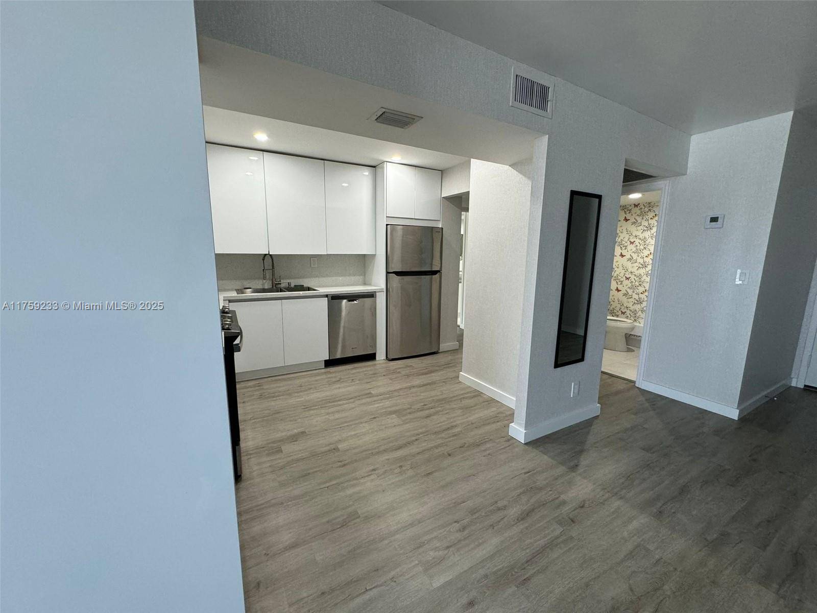 Hallandale Beach, FL 33009,2000 Atlantic Shores Blvd #304