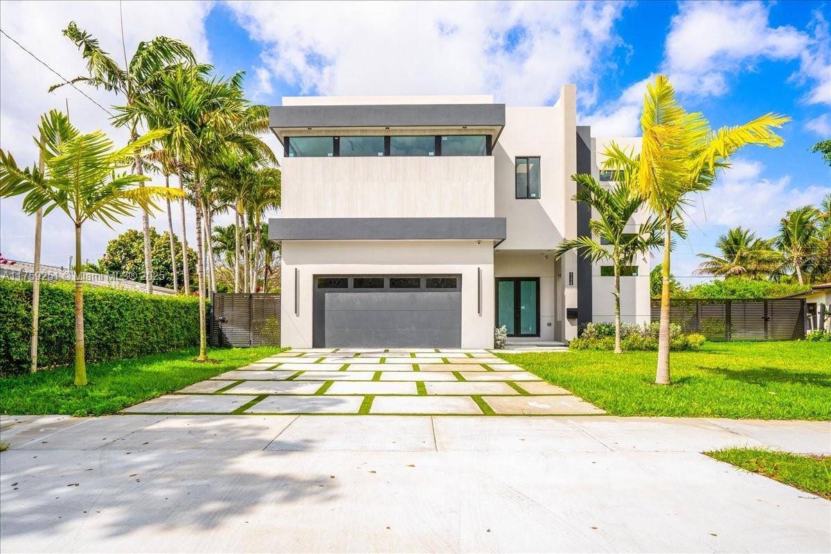 Miami, FL 33180,21320 NE 26th Ave