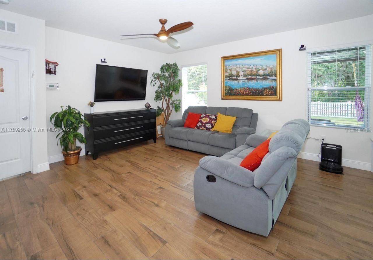 Kissimmee, FL 34744,1588 DIAMOND LOOP DRIVE