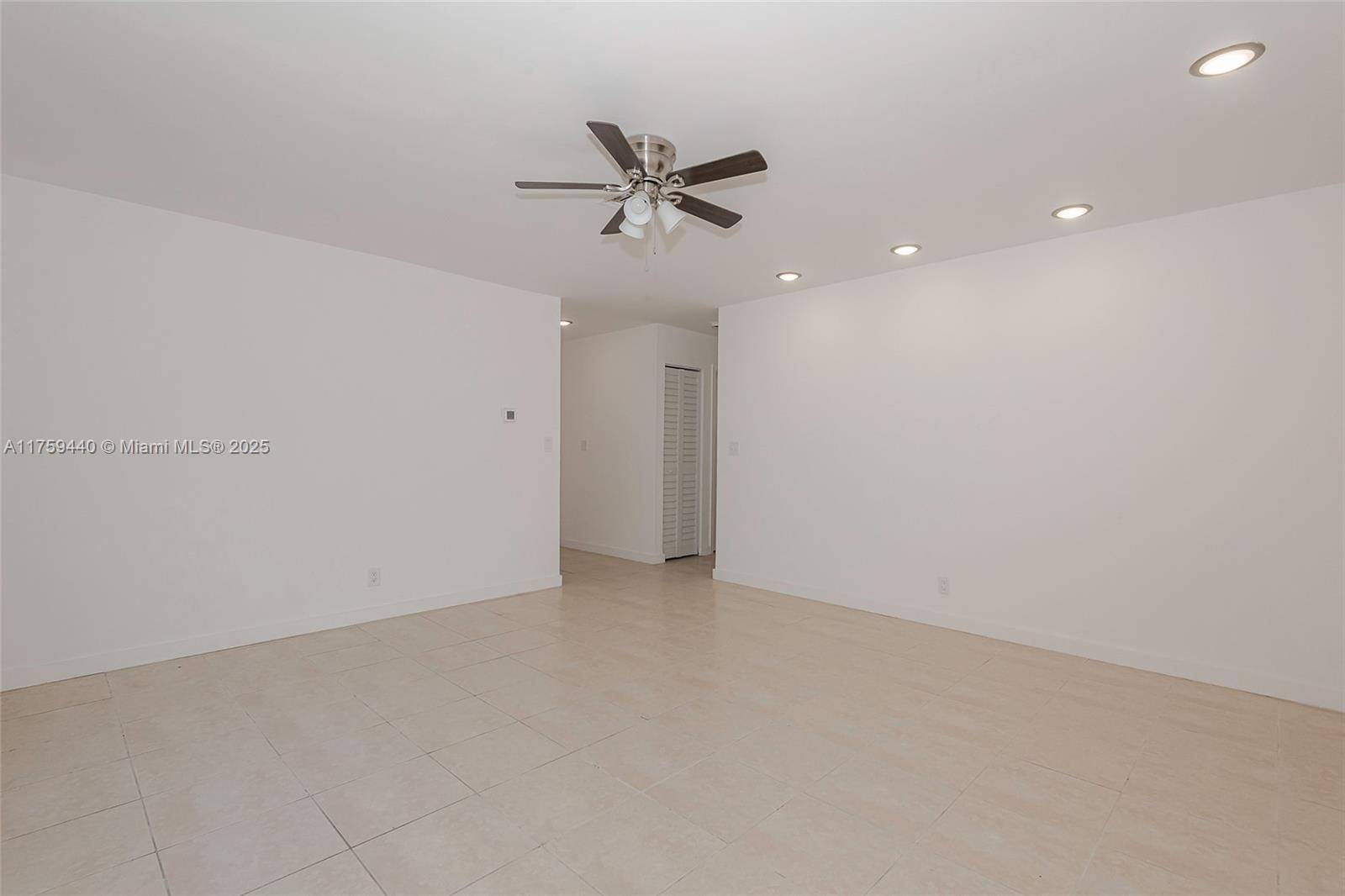 North Lauderdale, FL 33068,7522 SW 8th St