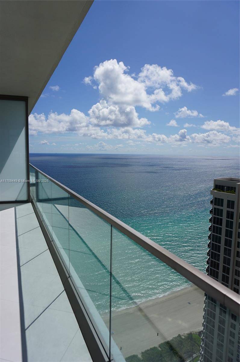 Sunny Isles Beach, FL 33160,18975 Collins Ave #3405
