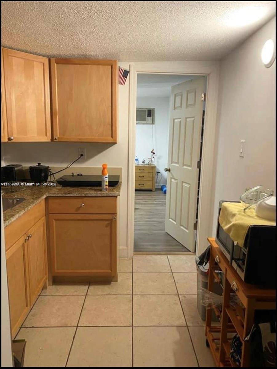 Hollywood, FL 33024,6421 Sherman St #4