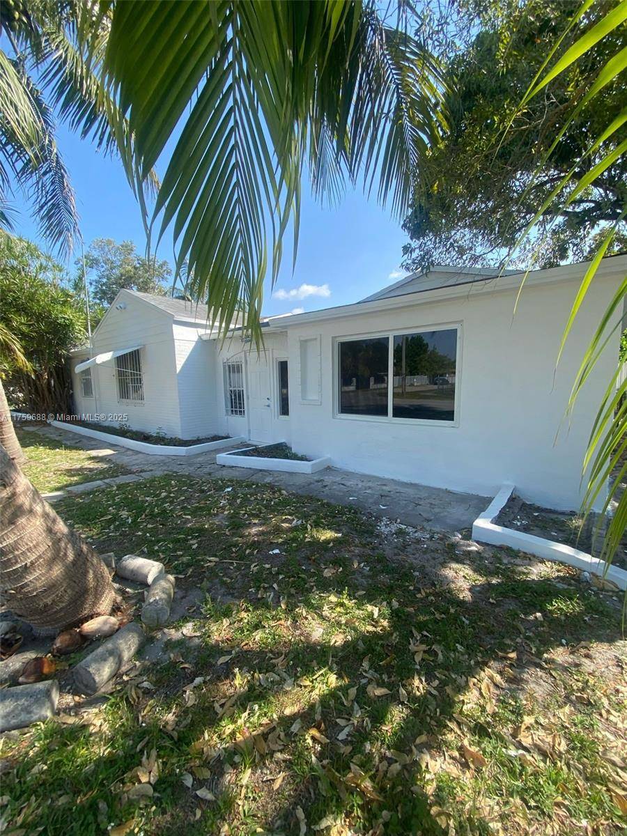 Miami, FL 33168,894 NW 108th St