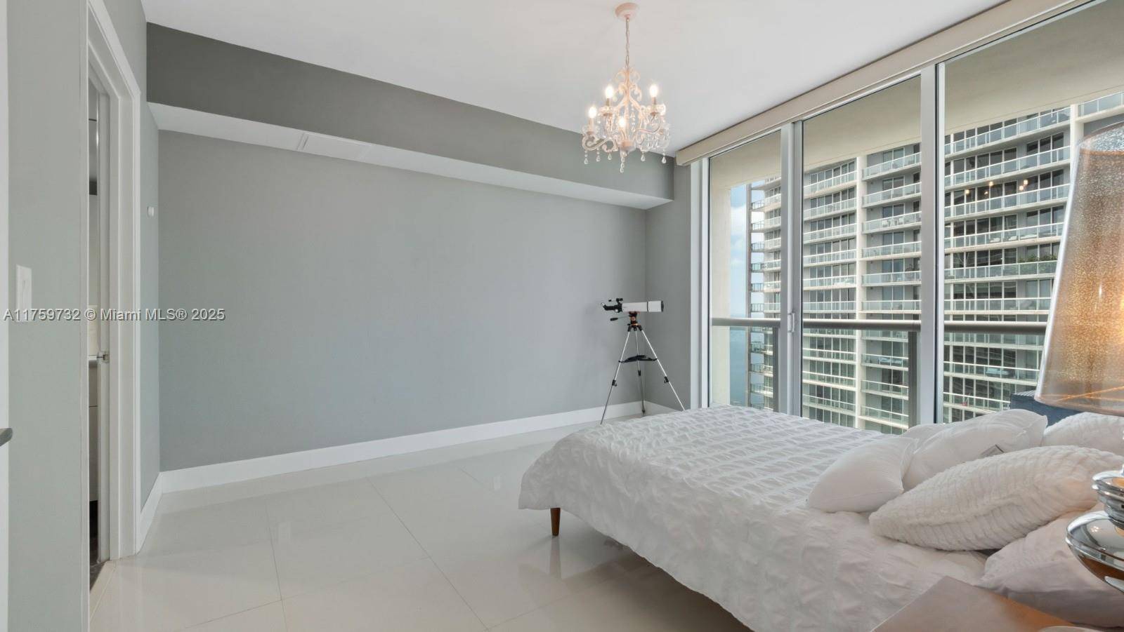 Miami, FL 33131,475 SE Brickell Ave #5109