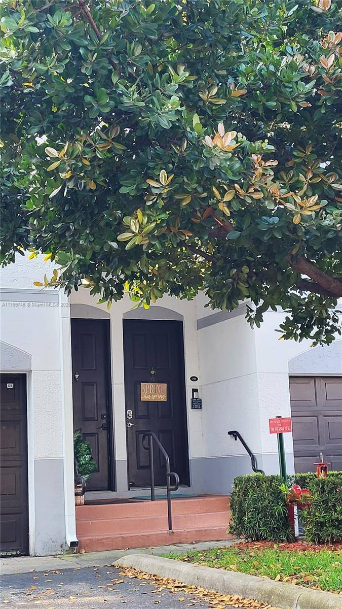 Sunrise, FL 33325,705 SW 148th Ave #210