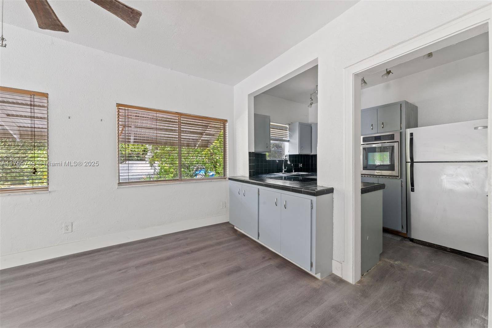 Dania Beach, FL 33004,30 SW 5th St #1