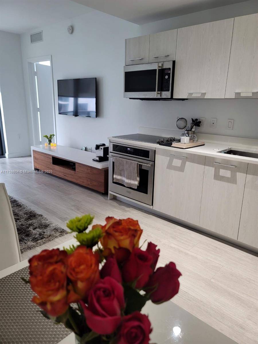 Miami, FL 33130,55 SW 9th St #2709