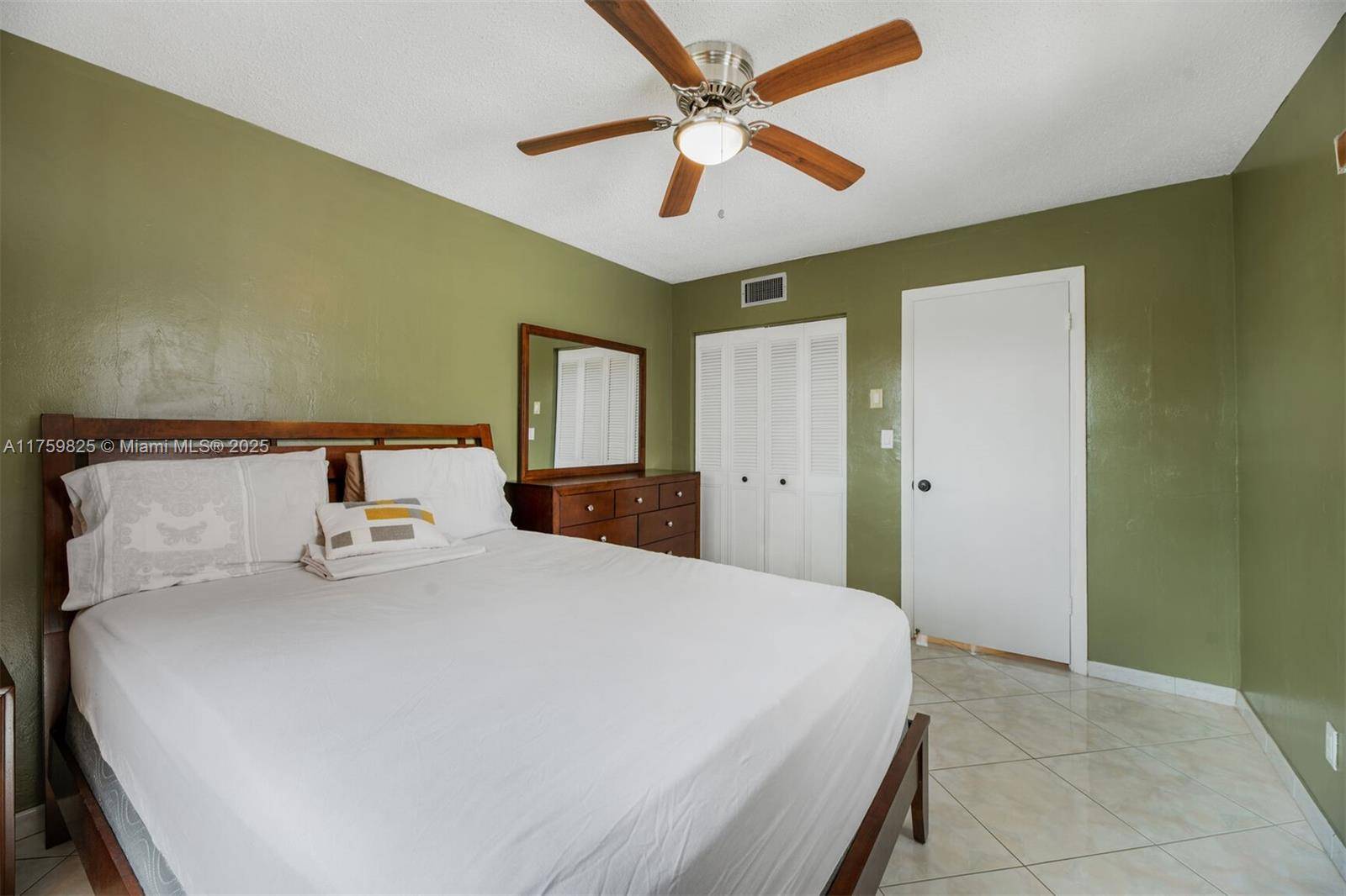 Lauderdale Lakes, FL 33319,4270 NW 40th St #209