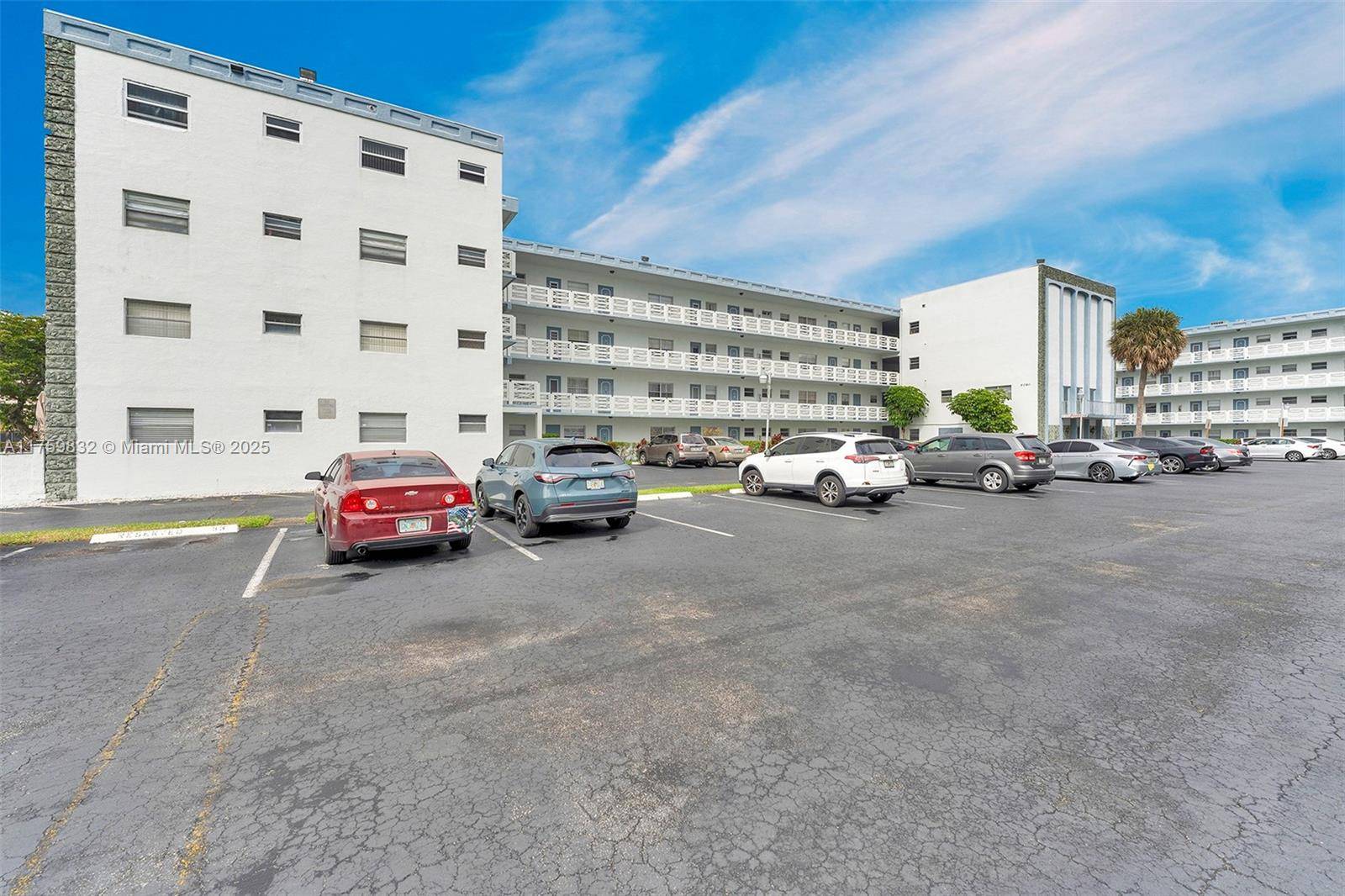 Lauderdale Lakes, FL 33319,4090 NW 42nd Ave #209