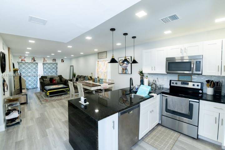 Delray Beach, FL 33444,905 Southridge Rd #205B
