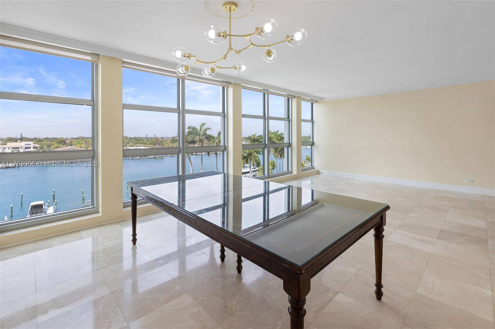 Miami Beach, FL 33140,5055 Collins Ave #6M