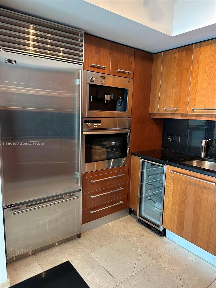 Miami, FL 33131,1331 BRICKELL BAY DR #1104