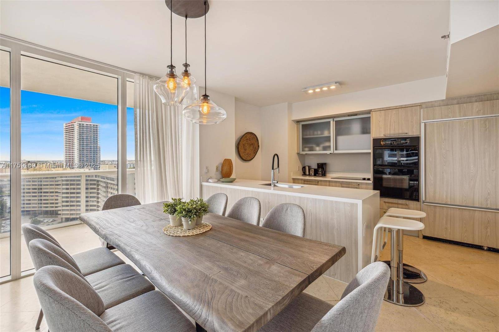 Hallandale Beach, FL 33009,1830 S Ocean Dr #1506