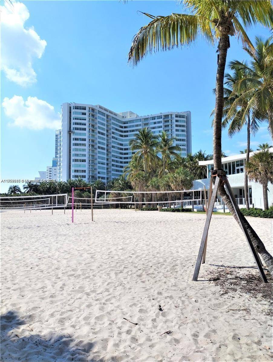 Miami Beach, FL 33141,7135 Collins Ave #1013