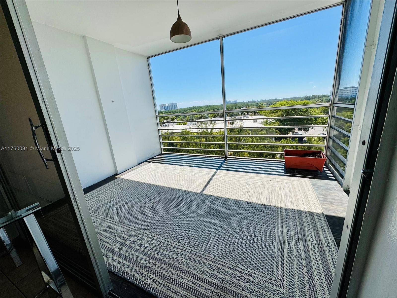 North Miami Beach, FL 33160,3660 NE 166th St #812