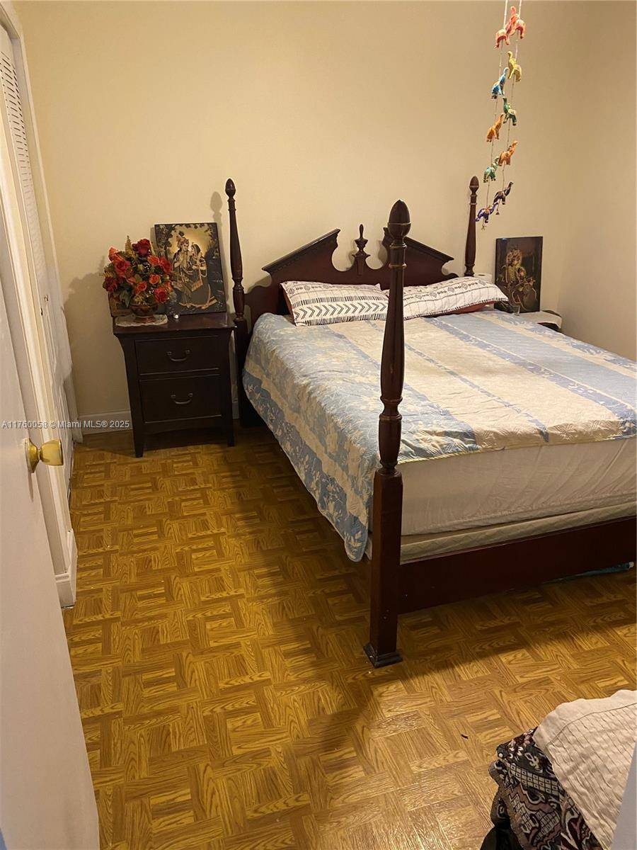 Margate, FL 33063,1035 Country Club Dr #104