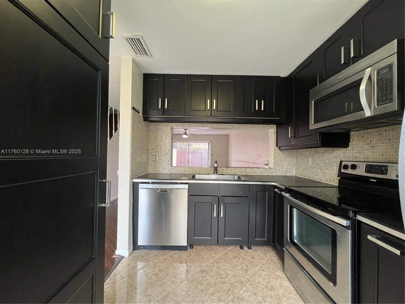 Oakland Park, FL 33309,2700 S Oakland Forest Dr #304