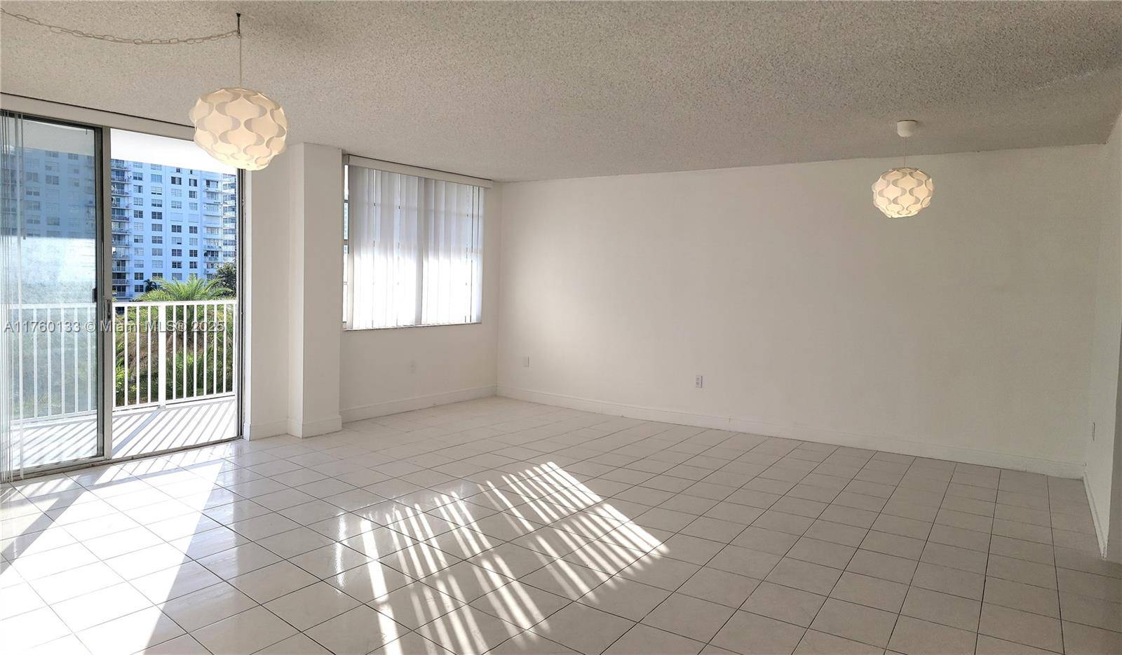 Aventura, FL 33160,2801 NE 183rd St #504W