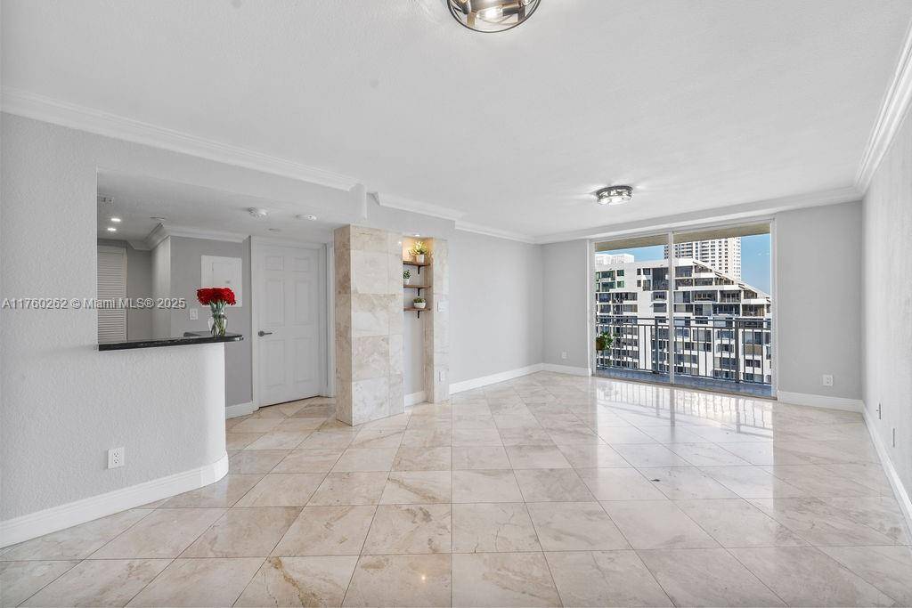Miami, FL 33131,770 Claughton Island Dr #2111