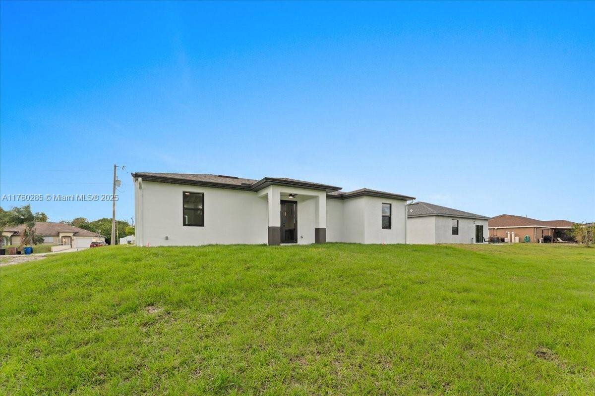Lehigh Acres, FL 33974,469 Petite AVE