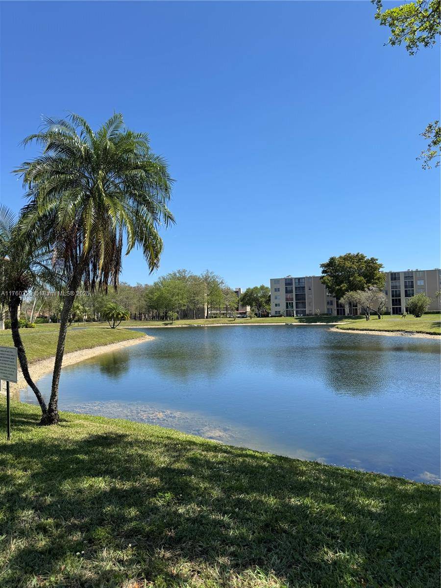 Lauderhill, FL 33351,7960 NW 50th St #102
