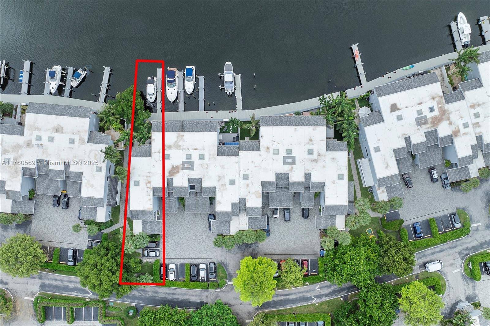 Sunny Isles Beach, FL 33160,300 Poinciana Dr #702