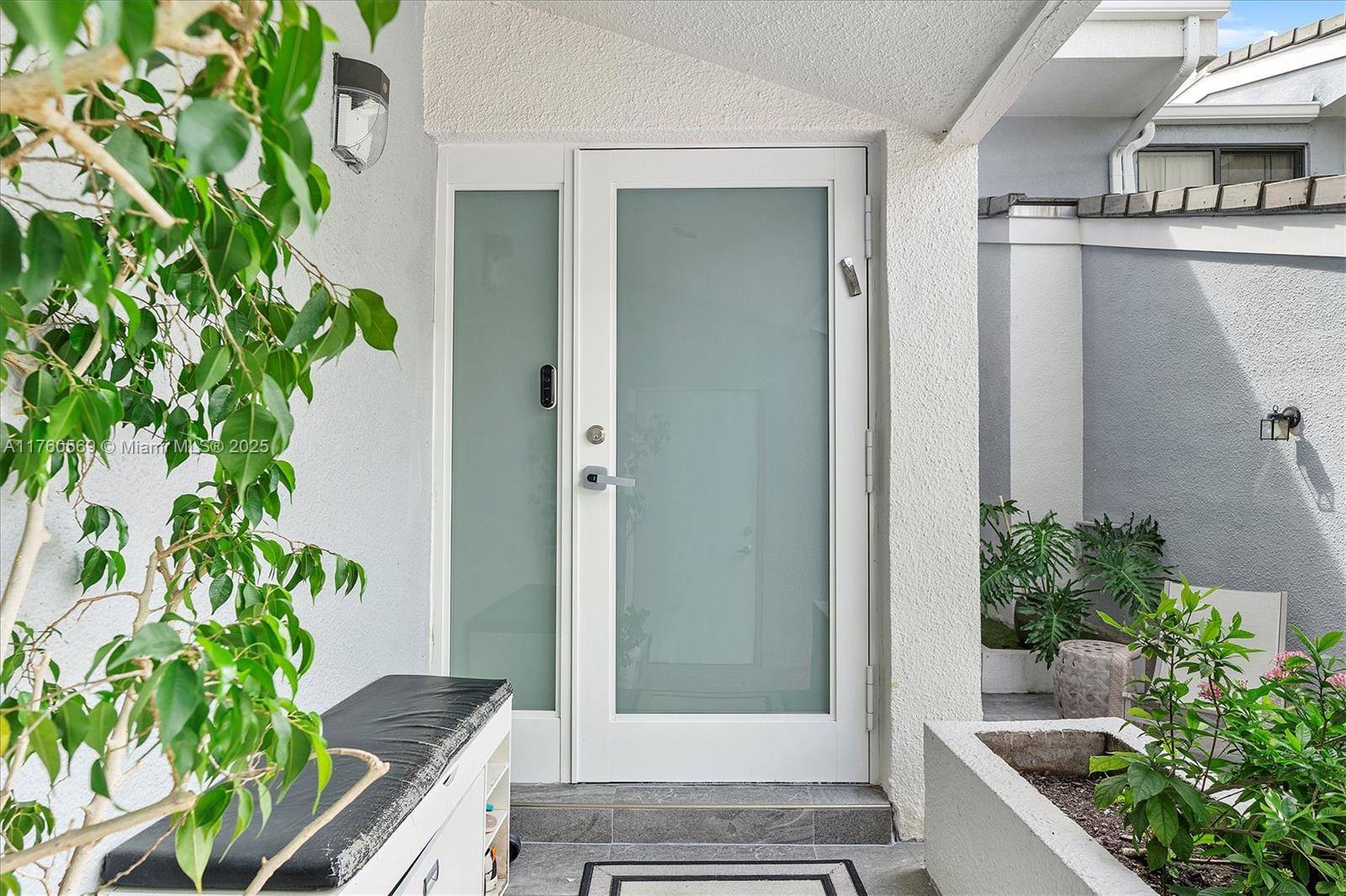 Sunny Isles Beach, FL 33160,300 Poinciana Dr #702