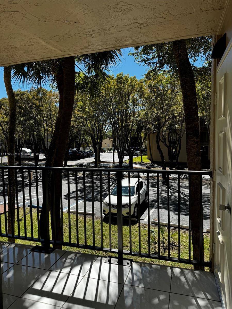 Miami, FL 33186,14321 N Kendall Dr #202-F