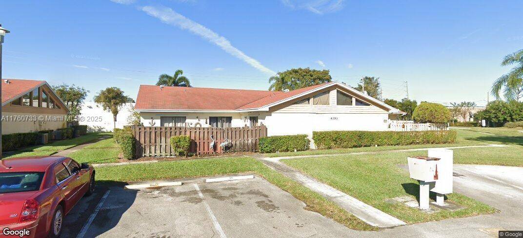 West Palm Beach, FL 33409,4393 Woodstock Dr #C