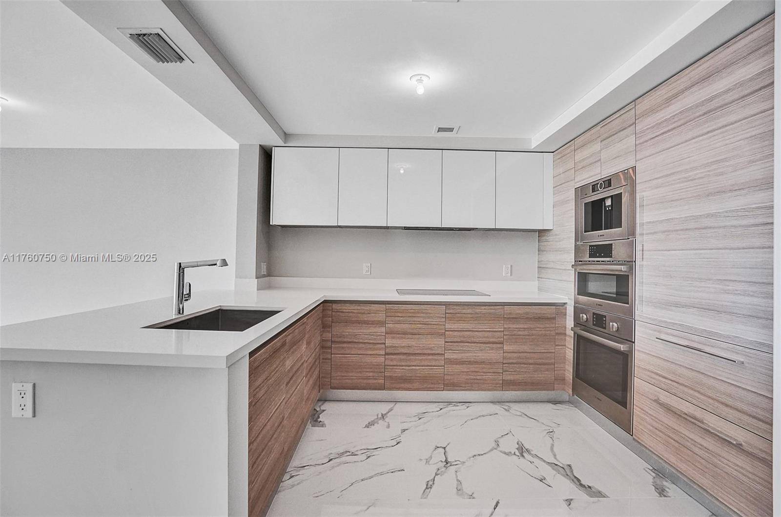 Sunny Isles Beach, FL 33160,330 Sunny Isles Blvd #5-2205