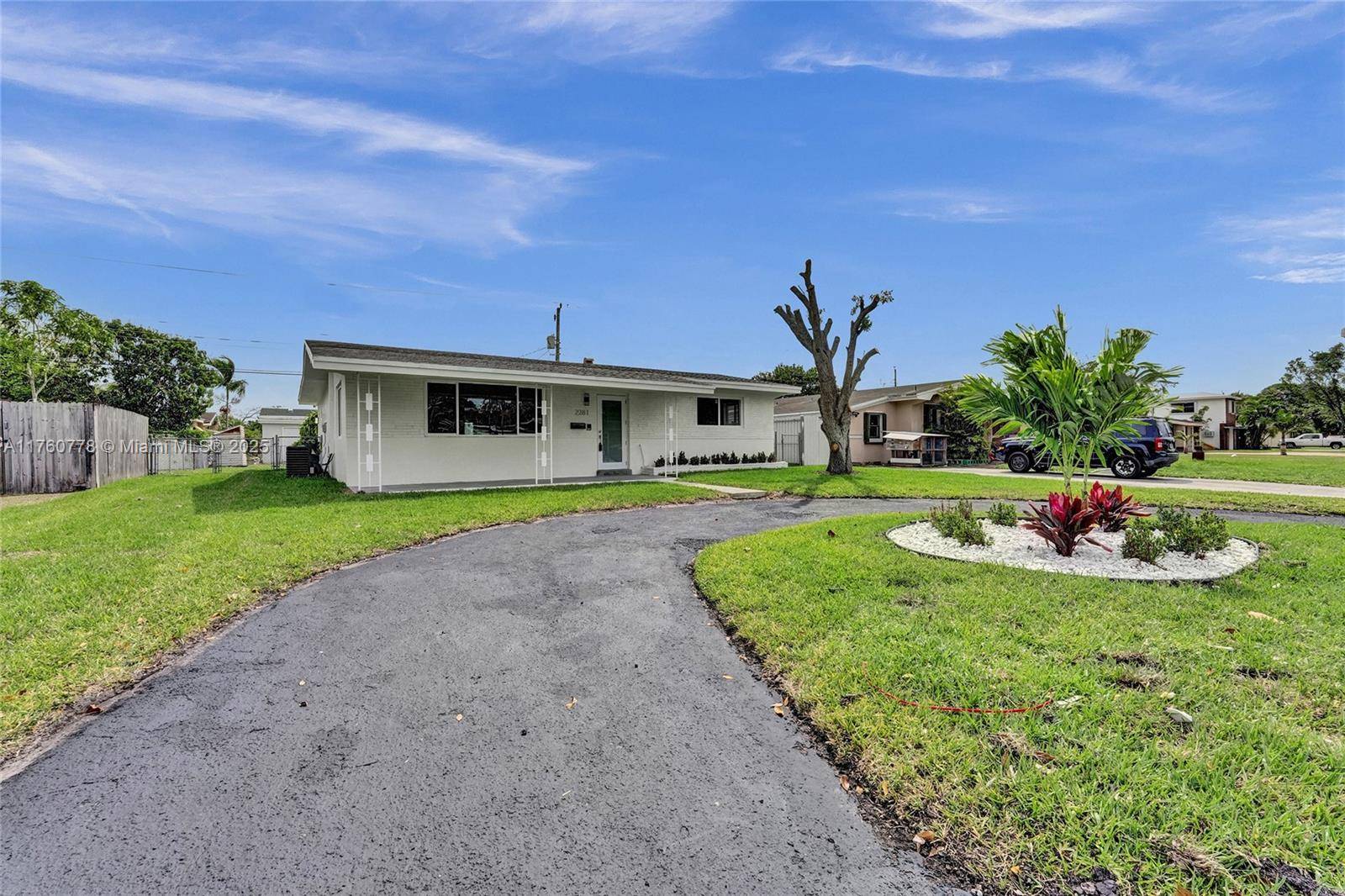 Miramar, FL 33023,2281 Havana Dr