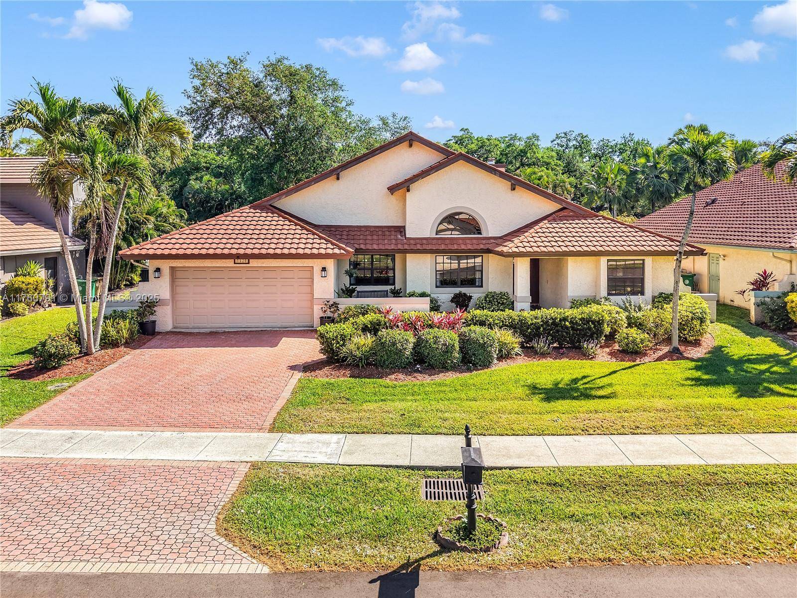 Davie, FL 33324,1520 E Oak Knoll Cir