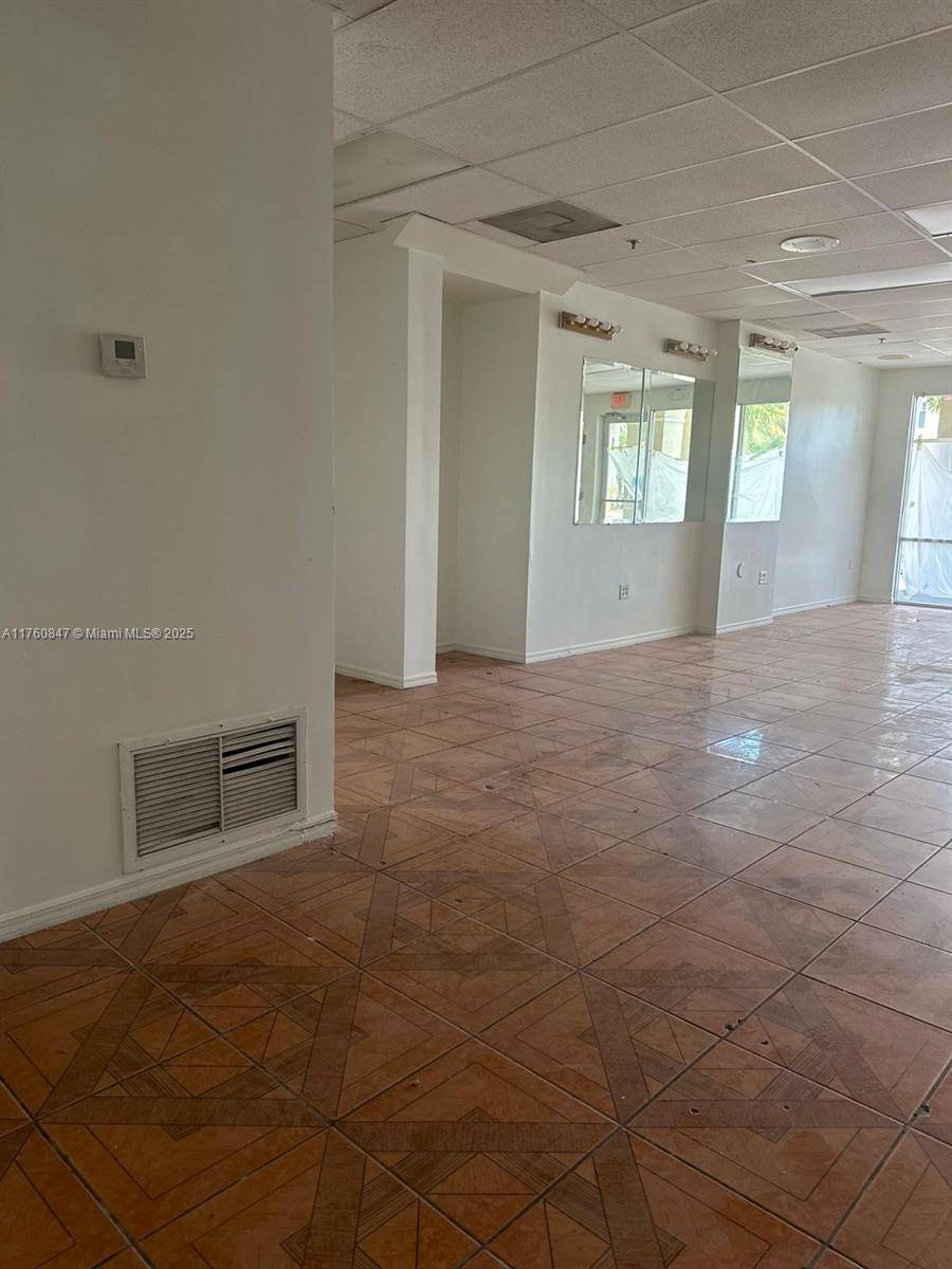 Lauderdale Lakes, FL 33319,3401 N State Road 7 #4020