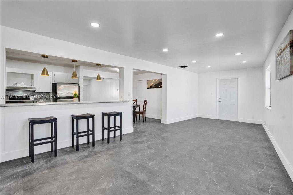Miramar, FL 33023,6761 Miramar Pkwy