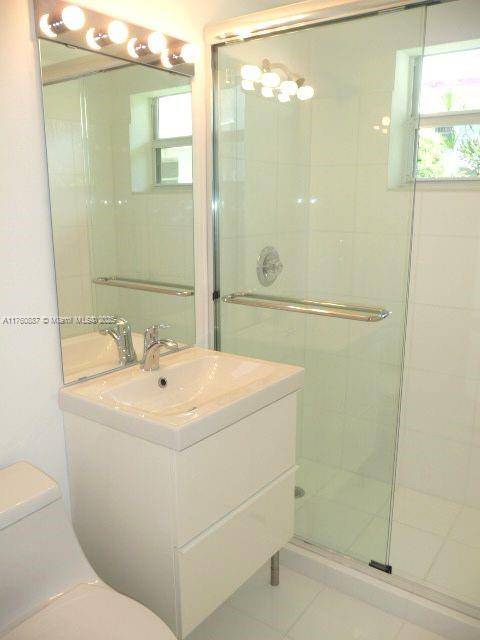 Miami Beach, FL 33141,6944 Byron Ave #6