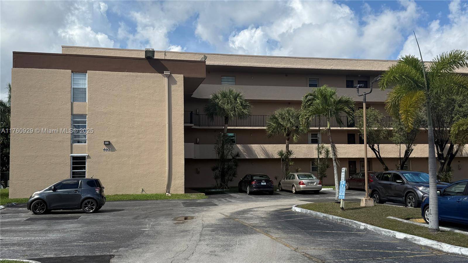 Miami, FL 33172,502 NW 87th Ave #305